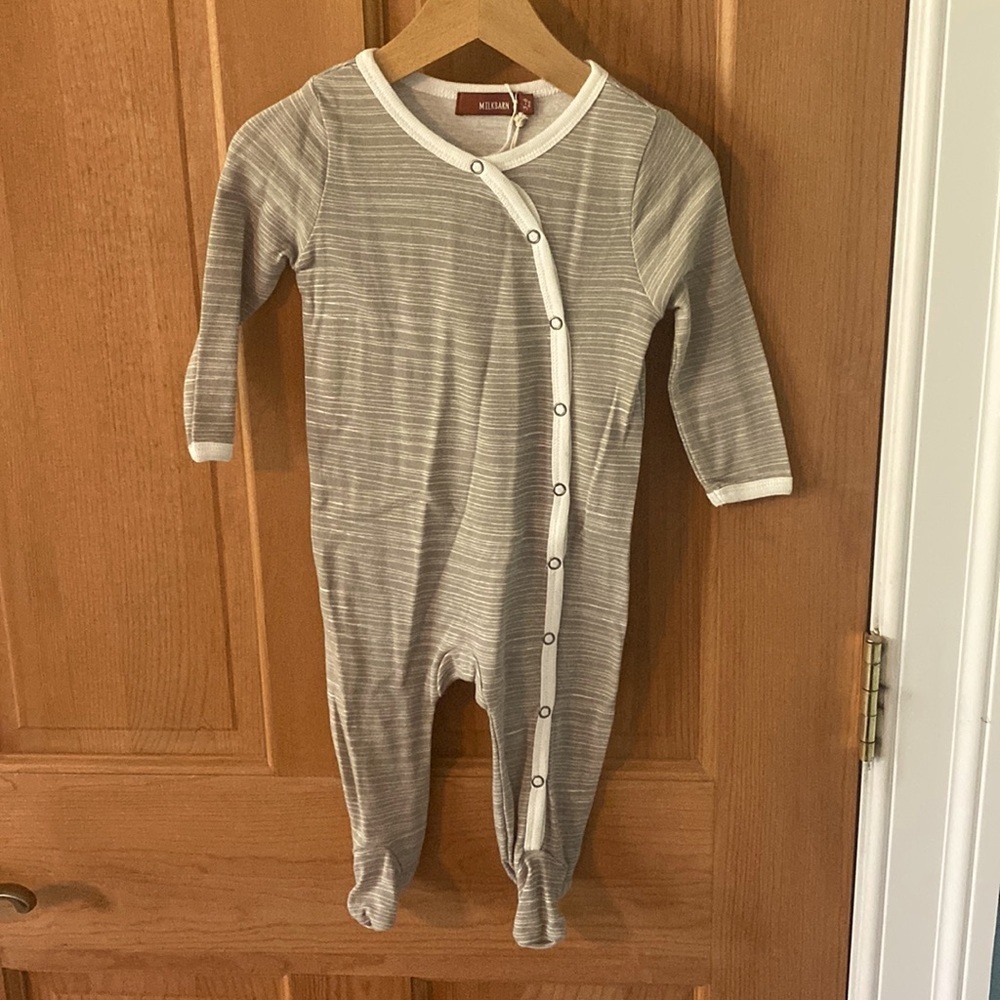 Milkbarn Long Sleeve Boys One Piece Gray Striped Footed Romper, NEW, 3-6 months